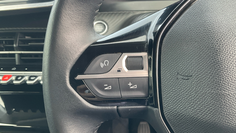 Peugeot 208 1.2 PureTech 100 Allure 5dr Petrol Hatchback